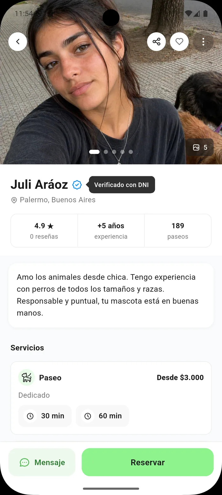 Perfil de un Bualker en la app, con verificación, rating y servicios